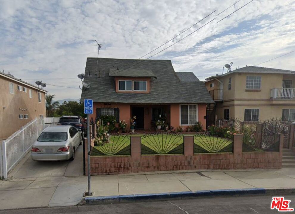 2821 Blanchard Street