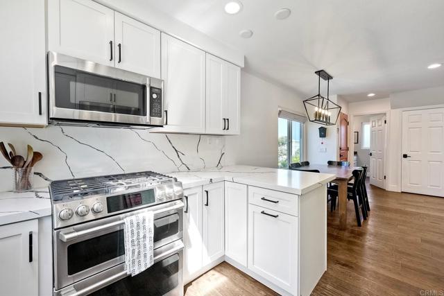 1782 E Pointe Avenue, Carlsbad CA: https://media.crmls.org/mediaz/1ef7bd97-c607-4cd5-9147-f2db8690f7e0.jpg