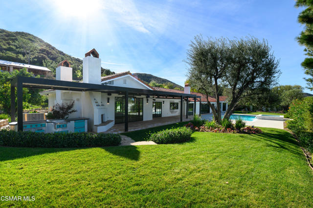 87 Pinecrest Road, Westlake Village CA: https://media.crmls.org/mediaz/1ef82f8b-6c72-4854-ae79-10fe518b924c.jpg