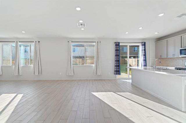 10190 Ashlar, Elk Grove CA: https://media.crmls.org/mediaz/1ef852ef-0058-4bdd-a851-a526e9fed20f.jpg