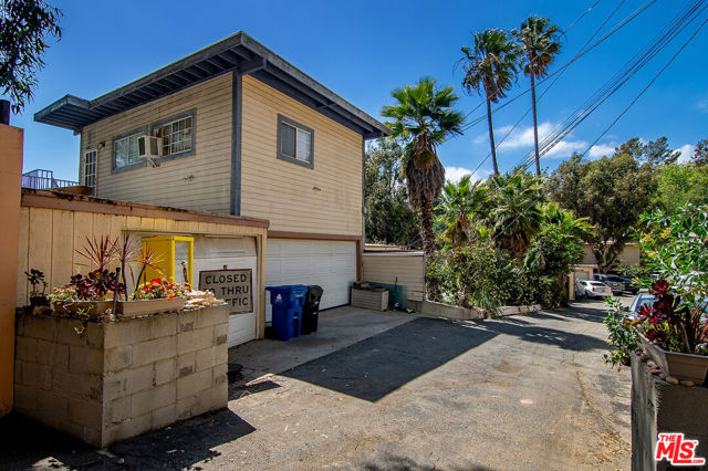 3197 Benedict Canyon Drive photo 7