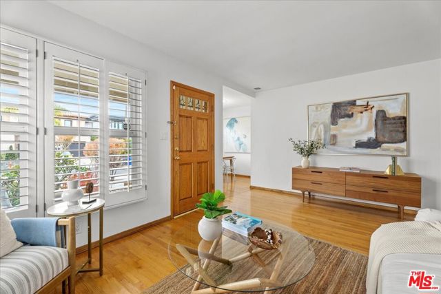 1620 18th Street, Manhattan Beach CA: https://media.crmls.org/mediaz/1efa138a-d440-4120-85b3-abc6e37fb4f7.jpg