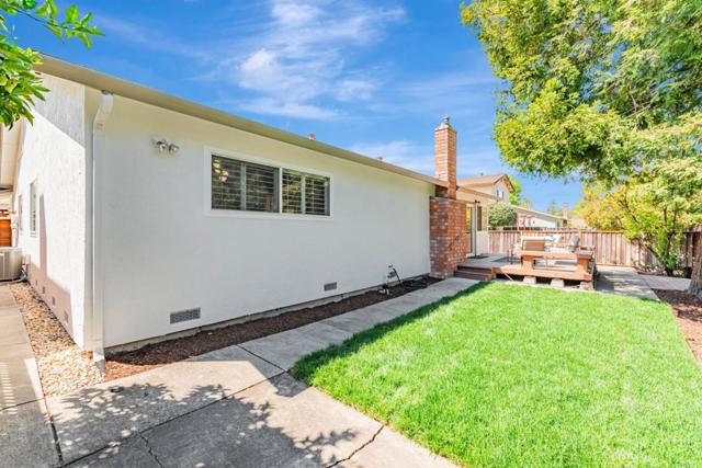 1026 Fox Meadow Way, Concord CA: https://media.crmls.org/mediaz/1efa64a6-31c1-46a9-a97d-238f55b20bd4.jpg