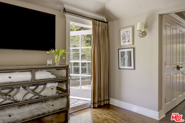 1857 Benedict Canyon Drive, Beverly Hills CA: https://media.crmls.org/mediaz/1efa79ab-86e7-471a-a535-cafab5716d7d.jpg