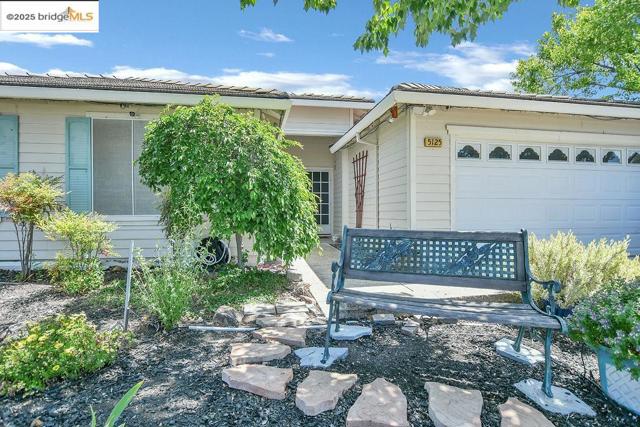 5125 Monitor Pass Way, Antioch CA: https://media.crmls.org/mediaz/1efa9d73-4ca3-4073-afcb-8d4f7f3b260a.jpg