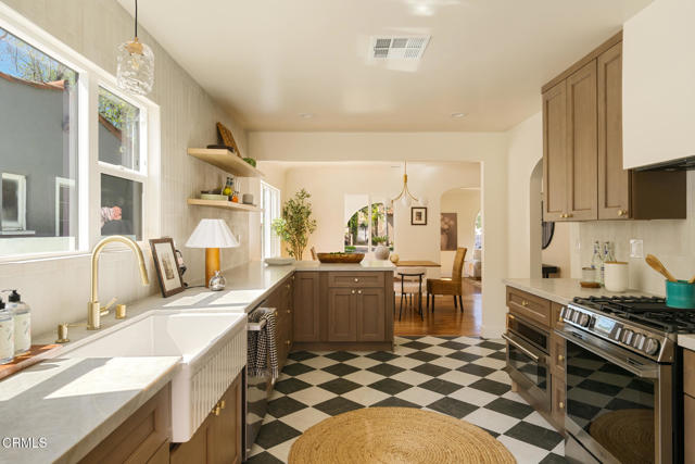 Detail Gallery Image 14 of 45 For 4170 4th Ave, Los Angeles,  CA 90008 - 3 Beds | 3 Baths