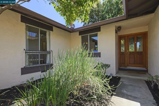 2054 Newton Way, Concord CA: https://media.crmls.org/mediaz/1efb0d3e-d3c6-42e7-8bc1-69133f2a1c5b.jpg