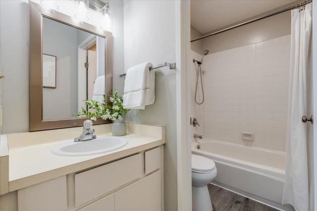 976 Kiely Boulevard, Santa Clara CA: https://media.crmls.org/mediaz/1efb29b0-f730-4fe5-8dca-459bd6f1a657.jpg