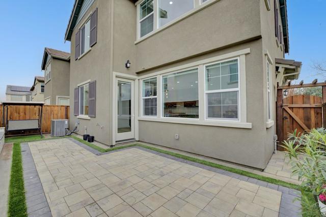 1426 S Central Parkway, Mountain House CA: https://media.crmls.org/mediaz/1efcc207-c67d-41a1-b6bd-6ef02cddcaa4.jpg