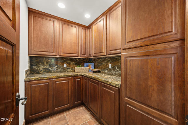 1533 Rancho Avenue, Glendale CA: https://media.crmls.org/mediaz/1efd19f4-a924-4689-bf0d-65dd2acbfb60.jpg