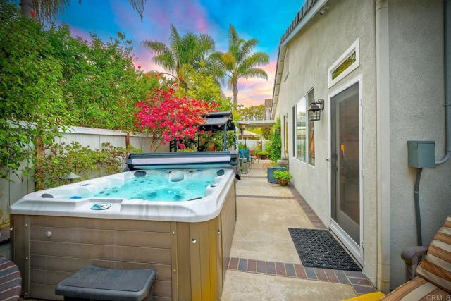 6707 Ketch Way, Carlsbad CA: https://media.crmls.org/mediaz/1efdd0e9-f482-42f1-b008-179d289870ba.jpg