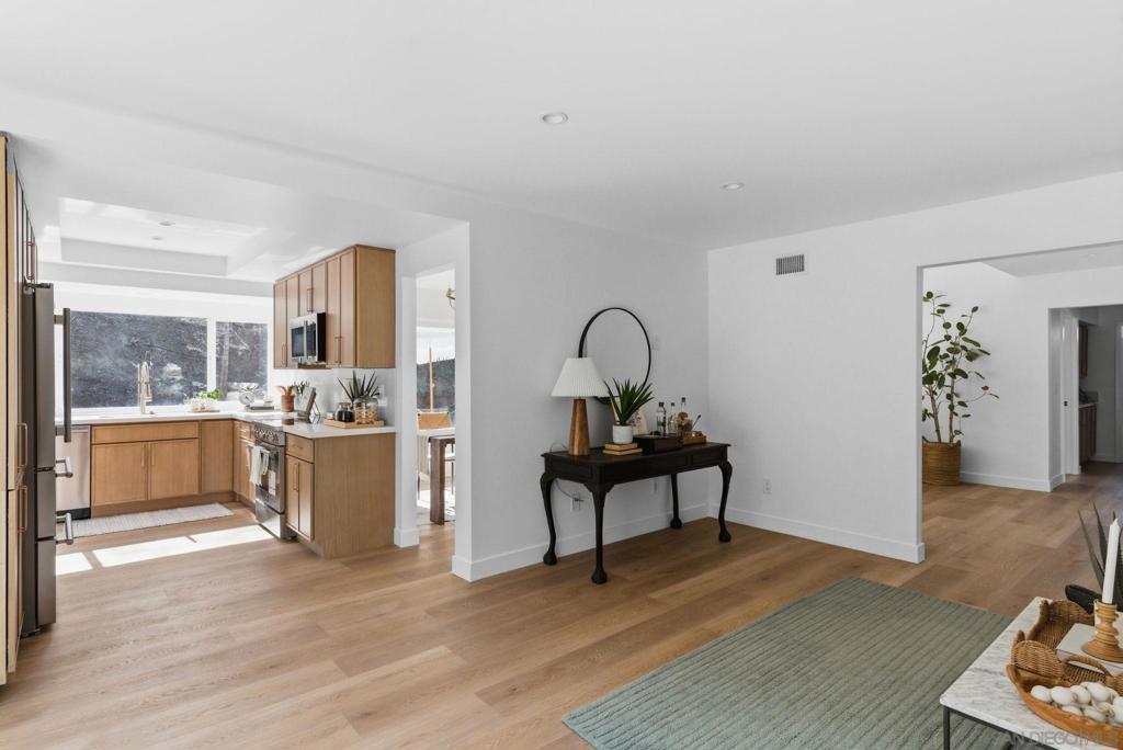 725 Santa Florencia - photo 17