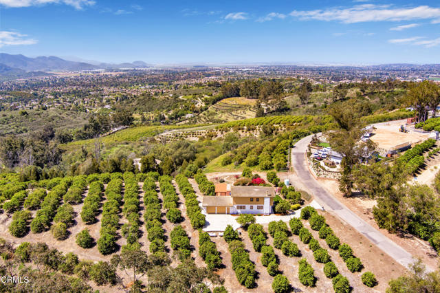 6860 Worth Way, Camarillo CA: https://media.crmls.org/mediaz/1efea26f-bd1d-47b5-9256-16804c602bf2.jpg