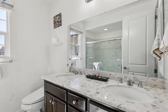 5010 Barrenstar Way, San Ramon CA: https://media.crmls.org/mediaz/1efeee24-212d-458b-a859-9d339cccf5ab.jpg