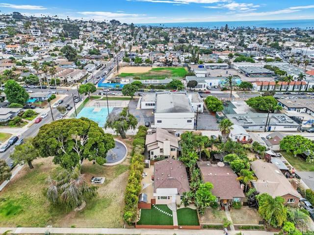 4725 Saratoga Avenue, San Diego CA: https://media.crmls.org/mediaz/1eff0352-6b6a-4046-8baf-0b34edc1a100.jpg