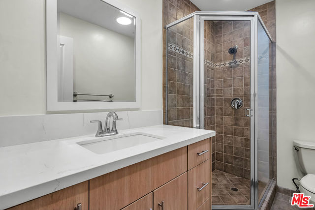 4311 Coquette Place, Tarzana CA: https://media.crmls.org/mediaz/1eff8536-f769-4ba9-b712-3777b5783948.jpg