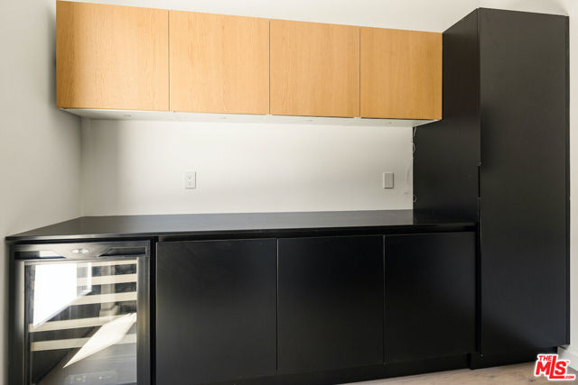436 N Plymouth Boulevard, Los Angeles CA: https://media.crmls.org/mediaz/1effa178-66eb-48d3-aa77-1de072680484.jpg