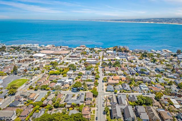 620624 Mcclellan Avenue, Monterey CA: https://media.crmls.org/mediaz/1effbd28-cffb-4d64-a153-55797ca4edff.jpg