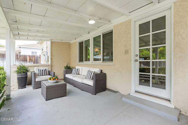 5715 Vista Del Monte Avenue, Sherman Oaks CA: https://media.crmls.org/mediaz/1effbd2b-f551-43e9-8c02-e3e7edd6d234.jpg