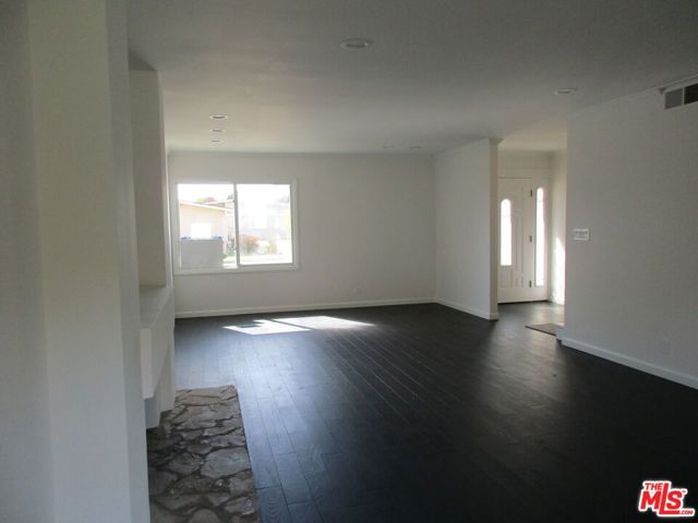 28436 Lomo Drive, Rancho Palos Verdes CA: https://media.crmls.org/mediaz/1effd8e4-a0ee-48c2-a328-300f665e11f2.jpg
