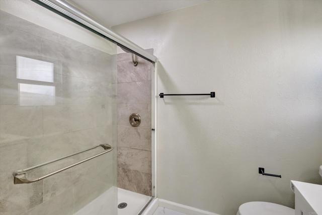 324 Shady Glen Drive, Fallbrook CA: https://media.crmls.org/mediaz/1efff32f-3593-45ca-8cd9-d9e64096d6e8.jpg