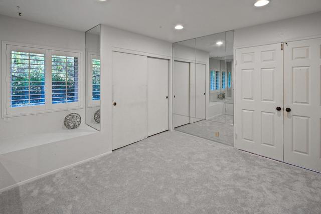 1586 Kimberly Woods Dr, El Cajon CA: https://media.crmls.org/mediaz/1f00228a-850f-4aa4-924e-208f585e705f.jpg