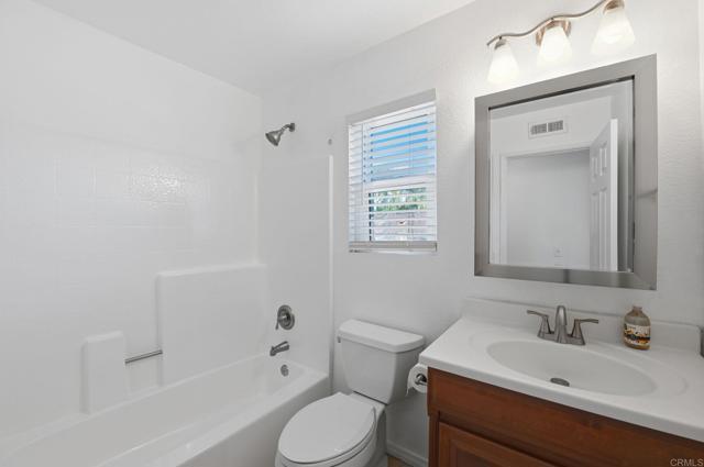 Image 18 of 26 For 2775 Southampton Road