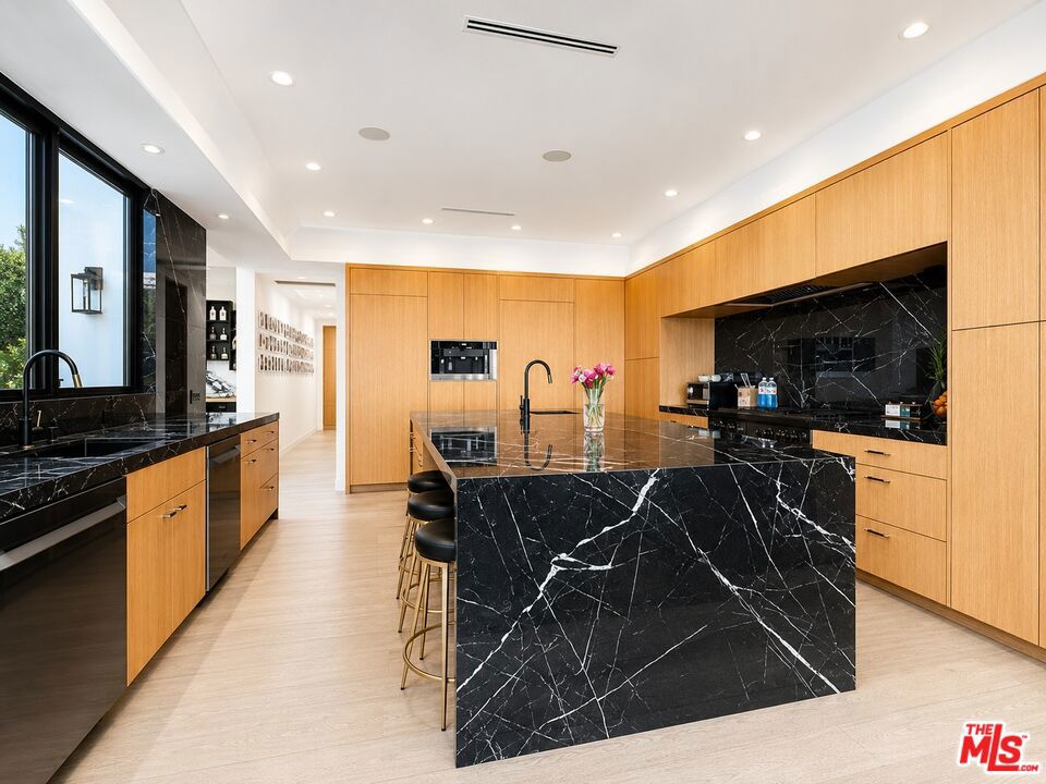 MLS #26863819 image #4