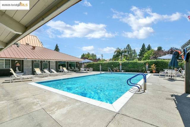 237 Aloha Way, Pittsburg CA: https://media.crmls.org/mediaz/1f0133bb-c9a7-438d-95d0-fd17247b0251.jpg