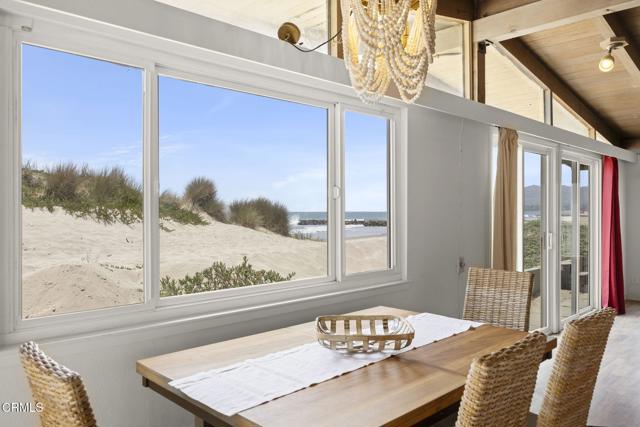 1218 Cornwall Lane, Ventura CA: https://media.crmls.org/mediaz/1f02a2c6-e871-4ecc-b833-5edea73d04e3.jpg