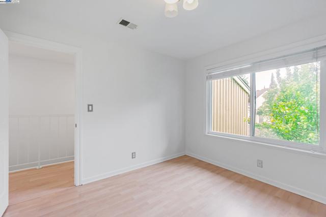 208 Siskiyou Ct, Walnut Creek CA: https://media.crmls.org/mediaz/1f02a2f2-f2aa-44db-90c8-32c95dd9bf06.jpg