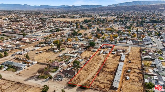 4631 W Avenue M8, Lancaster CA: https://media.crmls.org/mediaz/1f02cf98-edca-4980-ac89-275fe50059ce.jpg