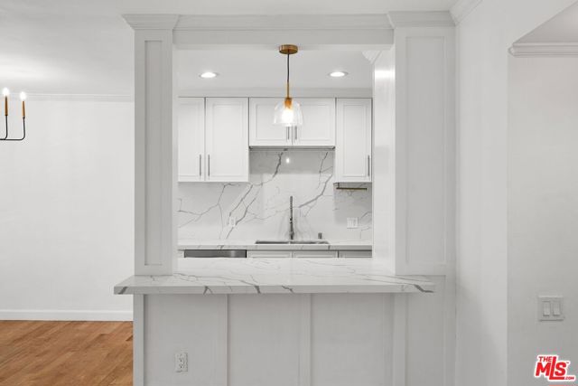 7270 Hillside Avenue, Los Angeles CA: https://media.crmls.org/mediaz/1f043588-2721-4c79-9baf-a242d3f7e77e.jpg