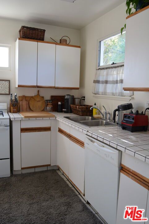 4264 Baldwin Avenue photo 8