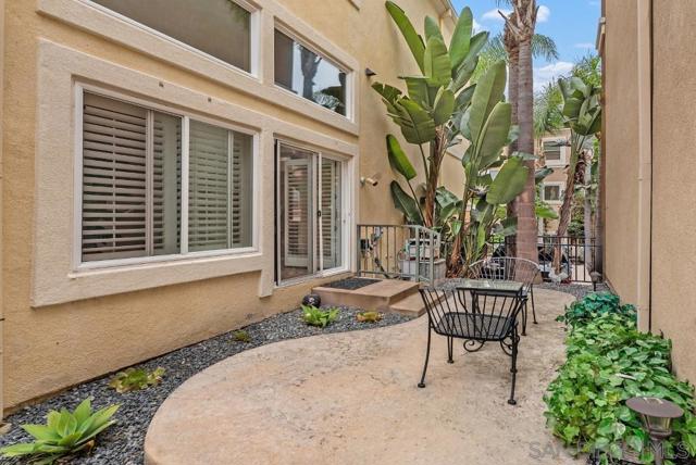 12674 Carmel Country Rd, San Diego CA: https://media.crmls.org/mediaz/1f04b8f6-1540-44d5-be05-f9c387365213.jpg