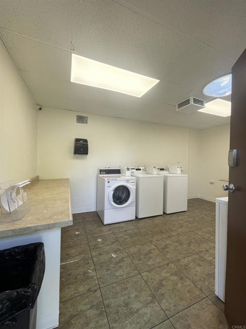 913 S Grand Avenue, San Jacinto CA: https://media.crmls.org/mediaz/1f04c169-8af6-4fac-b96d-d0bdeb5911d5.jpg