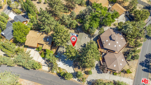 1712 Woodland Drive, Pine Mountain Club CA: https://media.crmls.org/mediaz/1f04e516-4621-41d8-b36f-b62eb116bdfe.jpg