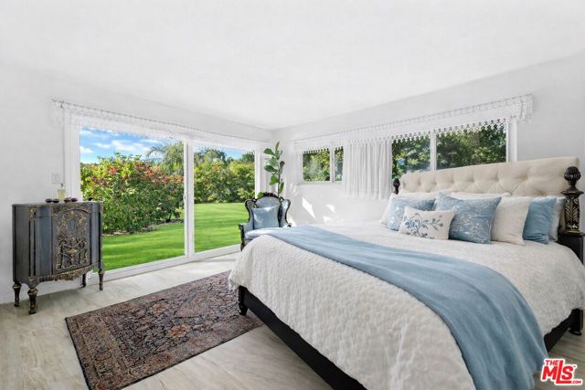 8479 Moorcroft Avenue photo 4
