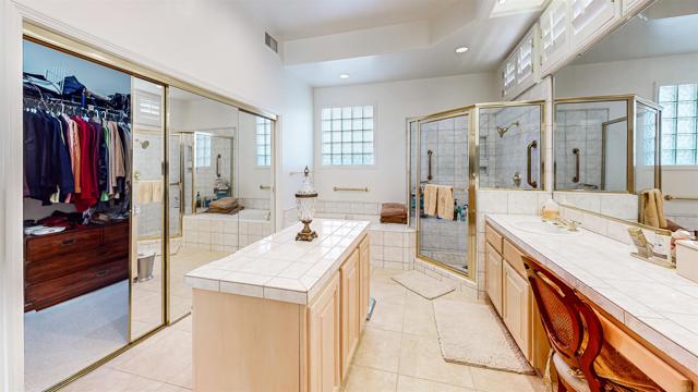 78907 Fountain Hills Drive, Palm Desert CA: https://media.crmls.org/mediaz/1f06cb14-c033-491c-ab3d-bf8970bbe80a.jpg