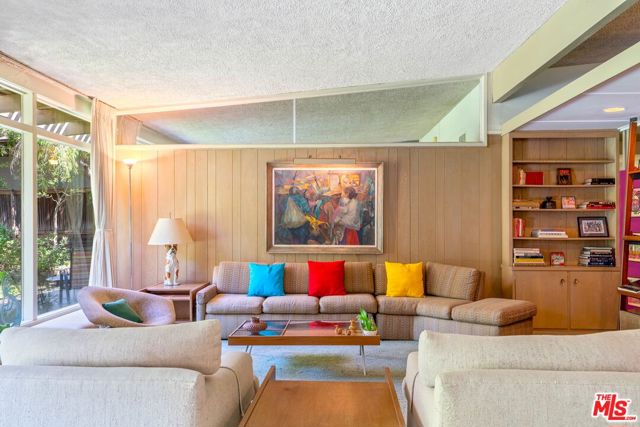 7545 Kimdale Lane, Los Angeles CA: https://media.crmls.org/mediaz/1f073a60-446e-48b5-91eb-42e3d6fa2480.jpg