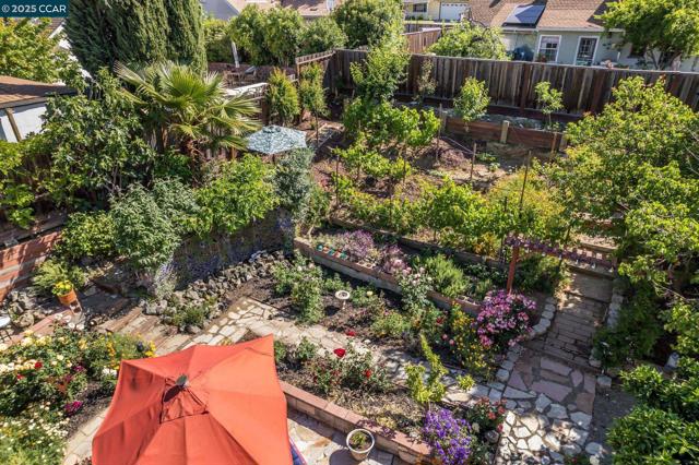 4218 Cobblestone Dr, Concord CA: https://media.crmls.org/mediaz/1f07545f-bb23-466c-ae18-6a6130f34383.jpg