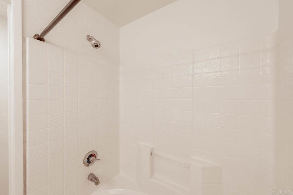 https://media.crmls.org/mediaz/1f07c3ce-bc91-4006-b515-cc2ddac1d42e.jpg?preset=X-Large