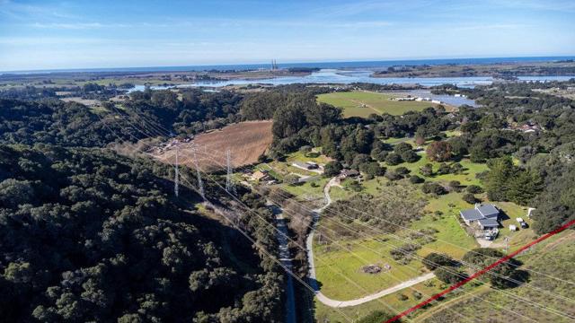 27 Long Valley Road, Castroville CA: https://media.crmls.org/mediaz/1f085693-31ba-4b81-ace8-3a96320fa4e3.jpg