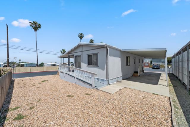 975 California St, Calimesa CA: https://media.crmls.org/mediaz/1f085d92-4ef9-46ae-8ef3-c5a339600634.jpg