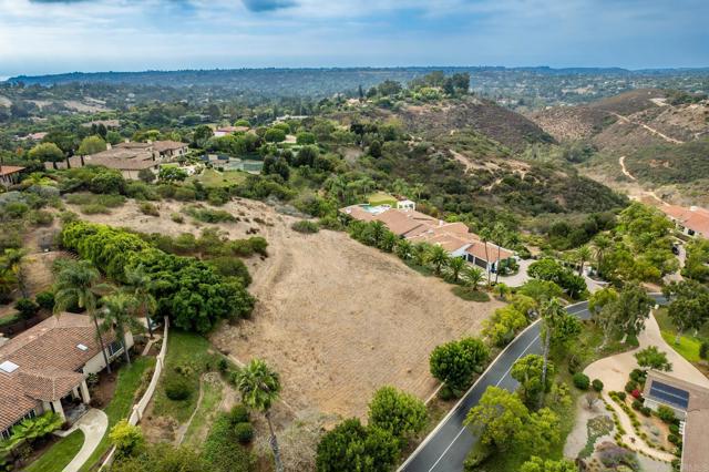 18174 Via Ascenso, Rancho Santa Fe CA: https://media.crmls.org/mediaz/1f0980d8-db73-4f09-83c9-e3d63a99fd26.jpg