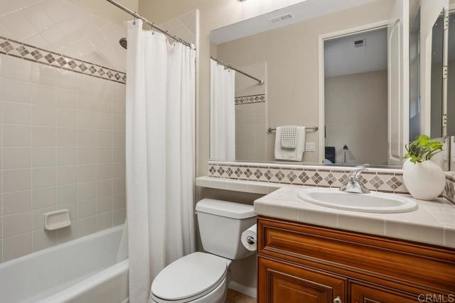 2409 Andersen Lane, Vista CA: https://media.crmls.org/mediaz/1f0af347-3bbd-470a-8e68-b4835ac63d16.jpg
