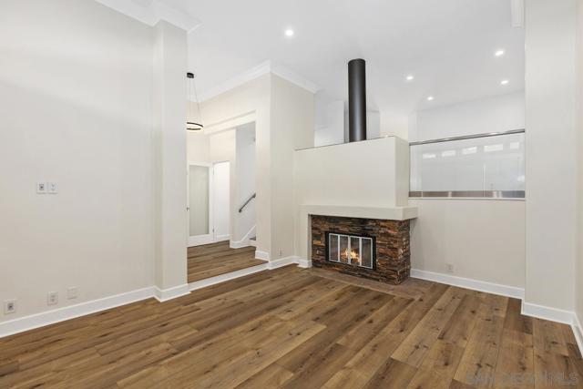 4353 Nobel Dr, San Diego CA: https://media.crmls.org/mediaz/1f0bad48-f7e0-49e2-9530-c24b625999c3.jpg