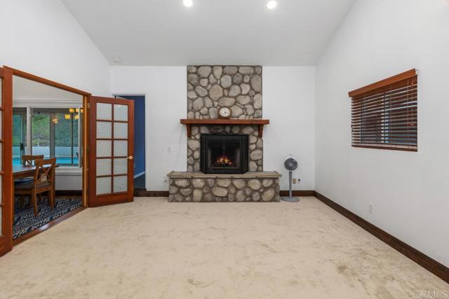 Detail Gallery Image 11 of 44 For 11515 Escoba Pl, San Diego,  CA 92127 - 4 Beds | 2 Baths