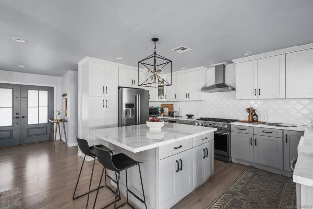 6625 Casselberry Way, San Diego CA: https://media.crmls.org/mediaz/1f0c1857-3642-4f3b-bdef-bfa151ee1817.jpg