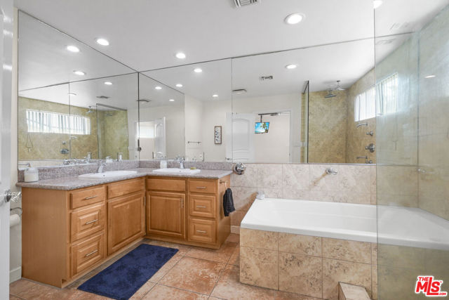 7017 Vicky Avenue, West Hills CA: https://media.crmls.org/mediaz/1f0c3dbb-8e0e-4ae9-a672-347a1c47ad77.jpg